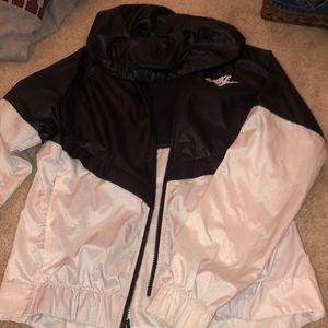 windbreaker nike